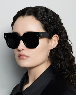 08 Sunglasses, Black