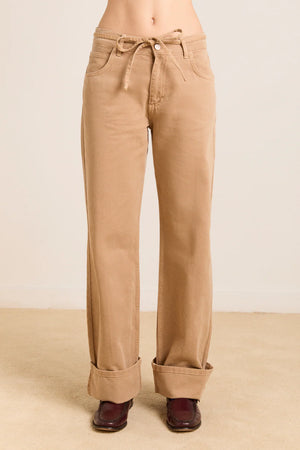 Sylvie Jeans, Tan