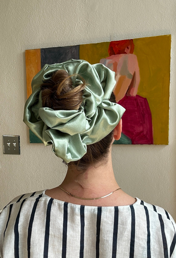 SCRUNCHIE A SONNET FOR SATINE main image 1