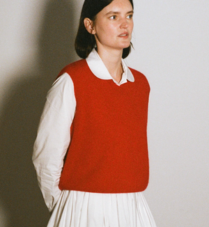 Annie Vest, Red