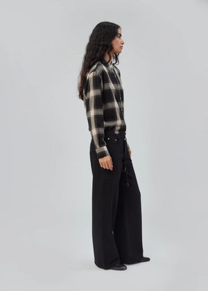 Cool Jean in Black Black