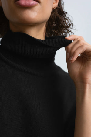 Cotton and Cashmere Turtleneck Sweater, Black