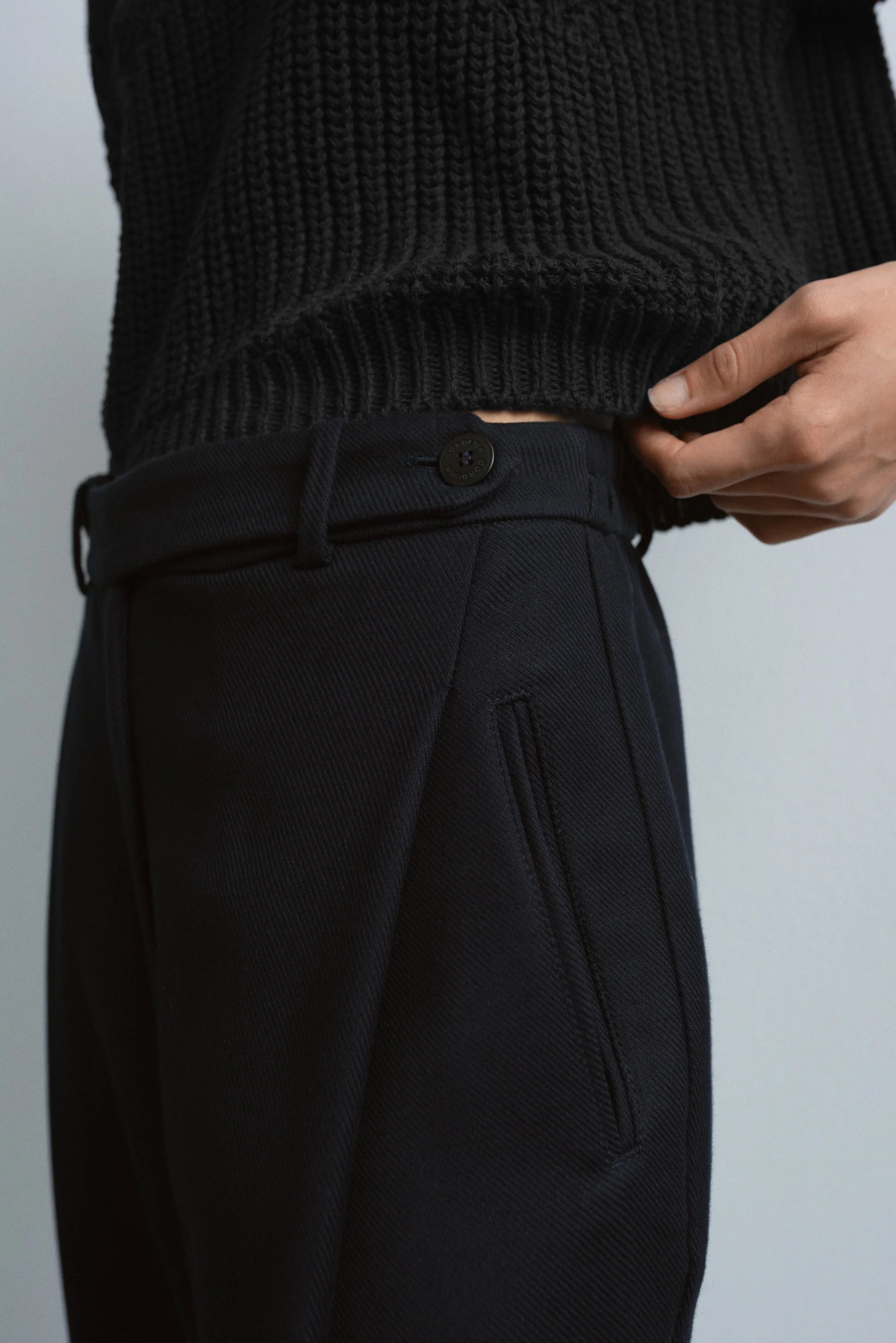 Cordera Carrot Pants, Black