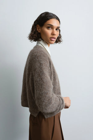 Suri Long Sleeved Sweater Taupe