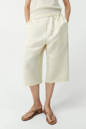 Satin Capri Pants, Marfil